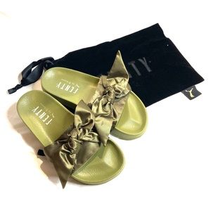 Rihanna Fenty Bow Slide (Puma) WNS